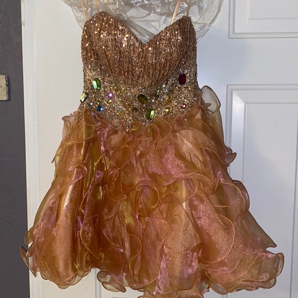 Dresses & Skirts - Beautiful formal dress